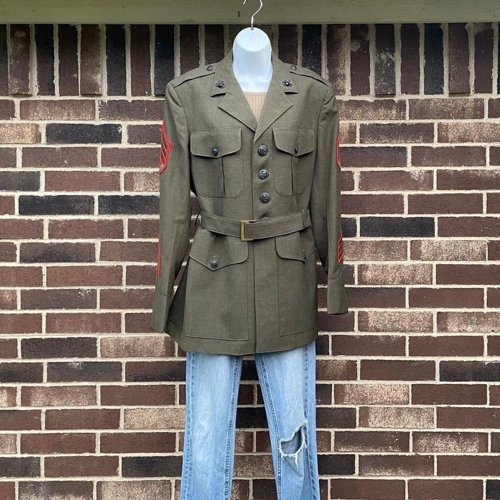 Vintage USMC Wool Coat w/ Belt – 1960s Military Jacket (XS/S)